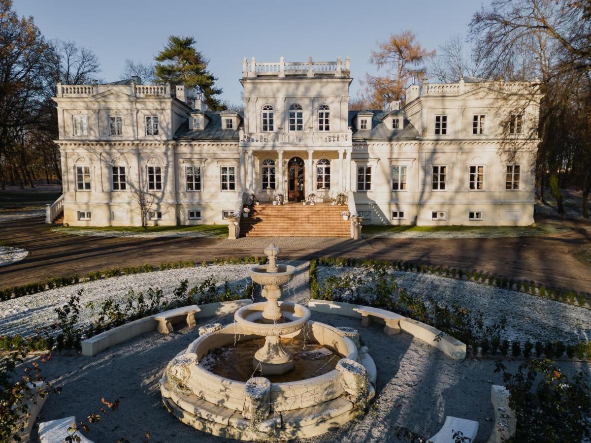 Palac Chojnata Wola Chojnata Exterior photo
